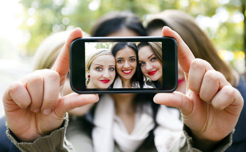 How False Performance of Identity on Instagram Influence Social Comparisons